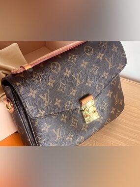 Louis Vuitton Brown Monogram Pochette Métis